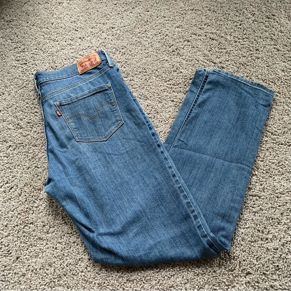 Women's Levi's 312 Shaping Slim Jeans Size 28 - Picture 1 of 5